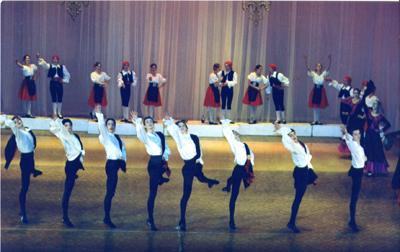 Школьная классика движение. Ледях хореографическое училище. Школа классического танца ледях. Ледяха хореографическое училище Москва.